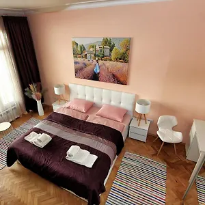  Apartment Colorful