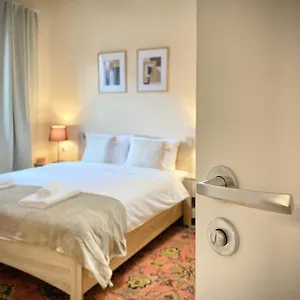Centre For 6 Guests סופיה