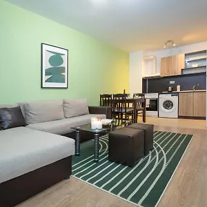 Modern And Bright Near Center - Free Parking Σόφια