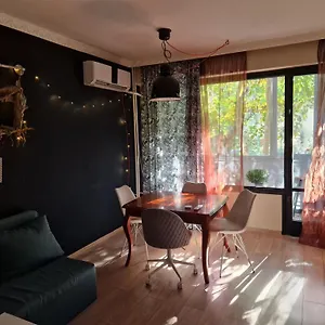 Apartment Homey Art Next To Drujba Metro Stations And Bul.tsarigradsko Shose, Sofia