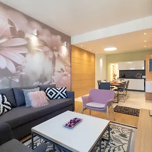 Apartment Vitosha Blvd Luxury 2-Bedroom, 2-Bathroom With Balcony, Sofia